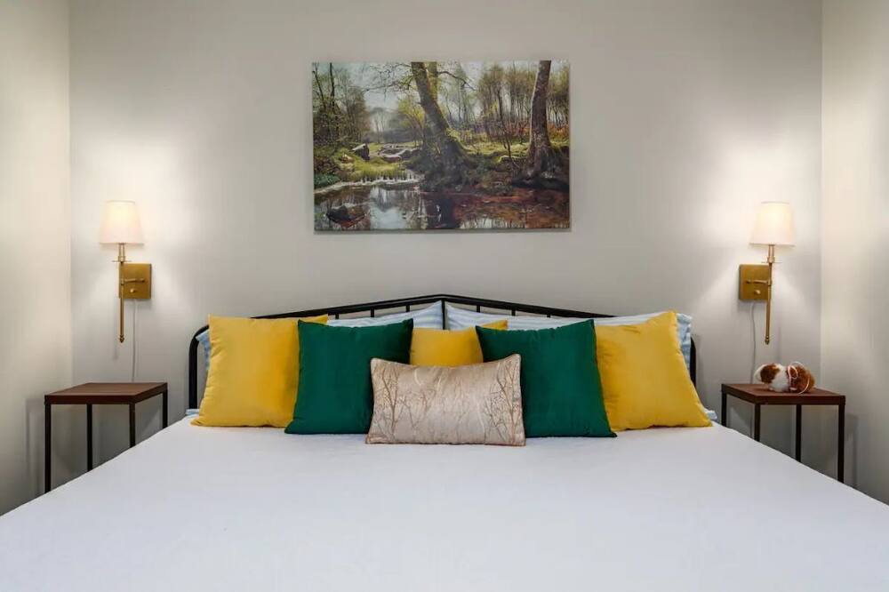Photo of Bedroom in Alabaster
