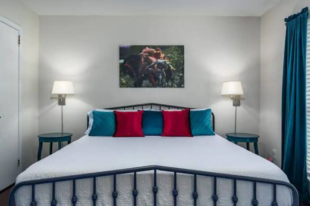 Photo of Bedroom in Alabaster