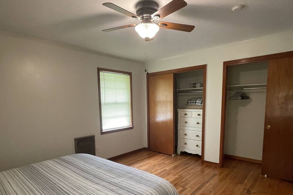 Photo of Bedroom in Troy