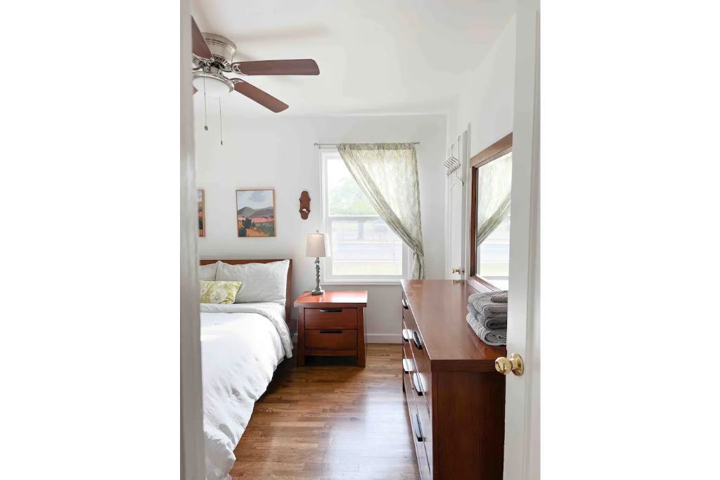 Photo of Bedroom in Raisin