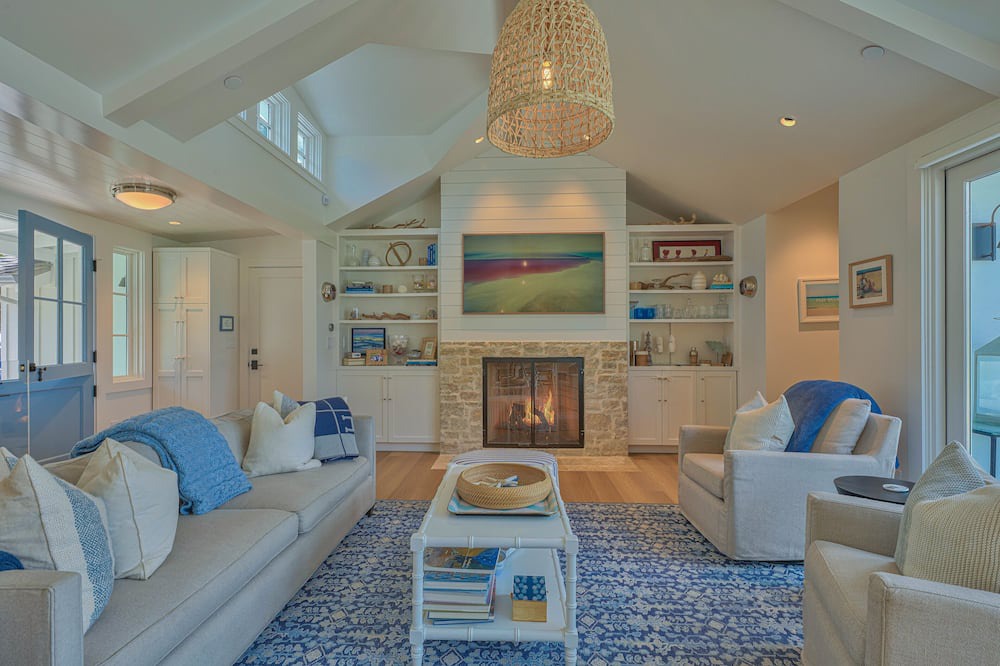 Photo of Livingroom in Carmel Point