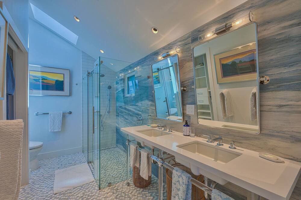 Photo of Bathroom in Carmel Point
