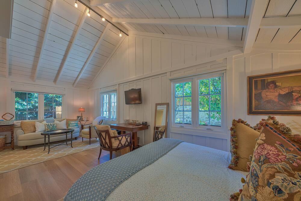 Photo of Bedroom in Carmel Point