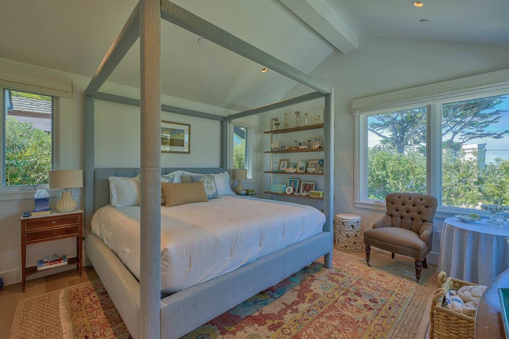 Photo of Bedroom in Carmel Point