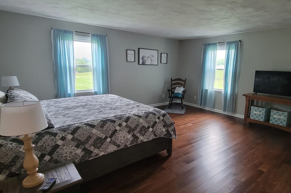 Photo of Bedroom in Sugar Grove