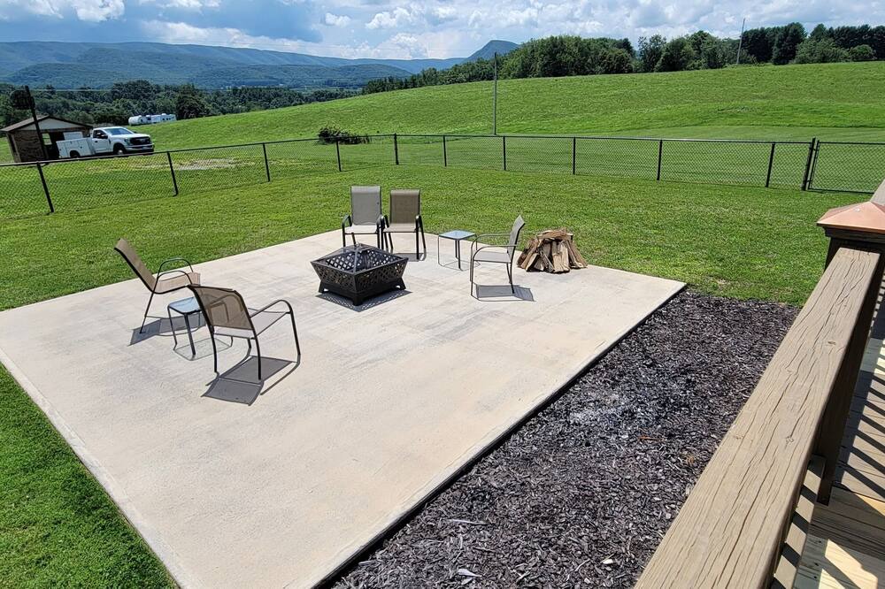 Photo of Patio Balcony in Sugar Grove