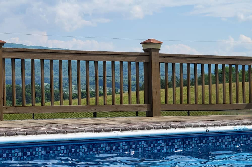 Photo of Outdoor in Sugar Grove