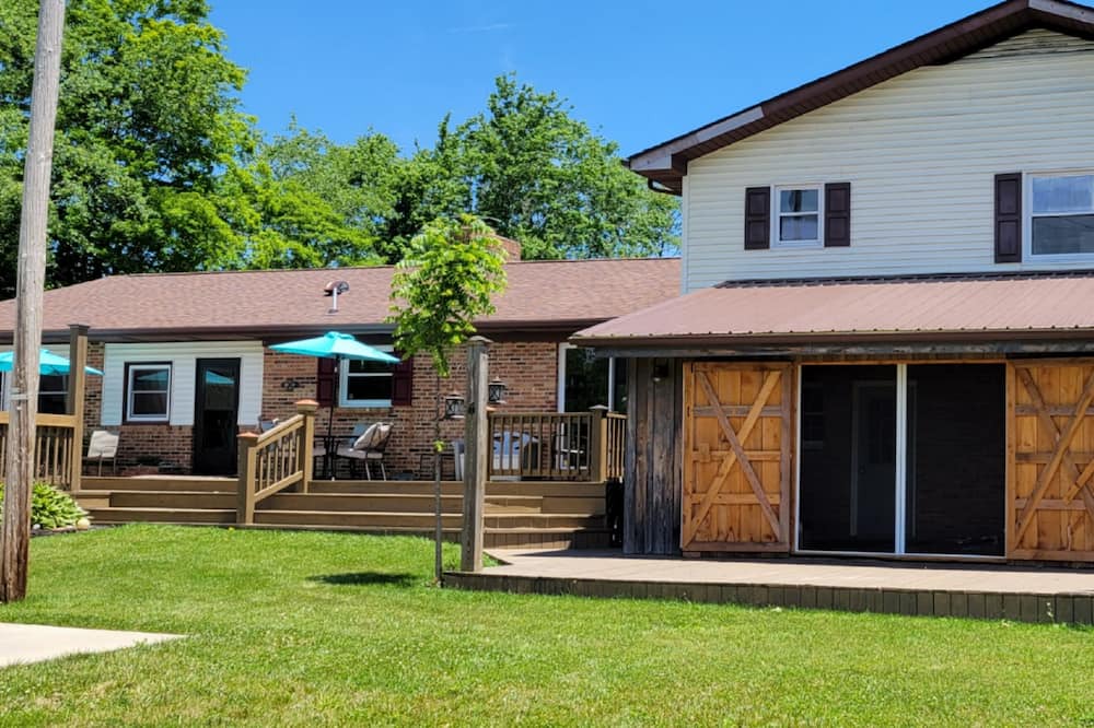 Photo of Outdoor in Sugar Grove