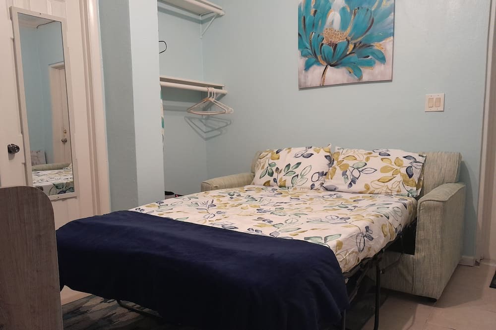 Photo of Bedroom in Farmer's Hill