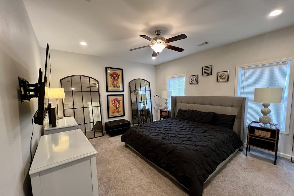 Photo of Bedroom in Tuscaloosa