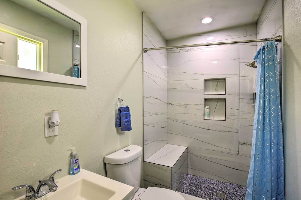 Photo of Bathroom in Compton