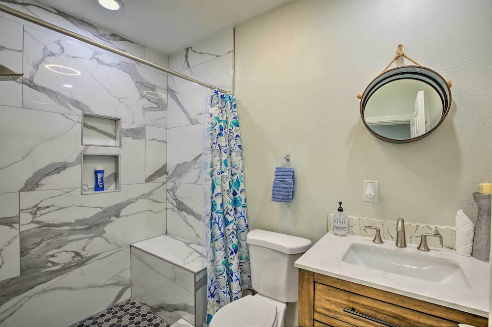 Photo of Bathroom in Compton