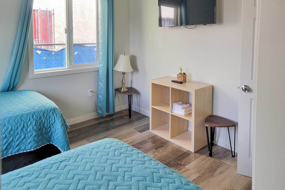 Photo of Bedroom in Compton