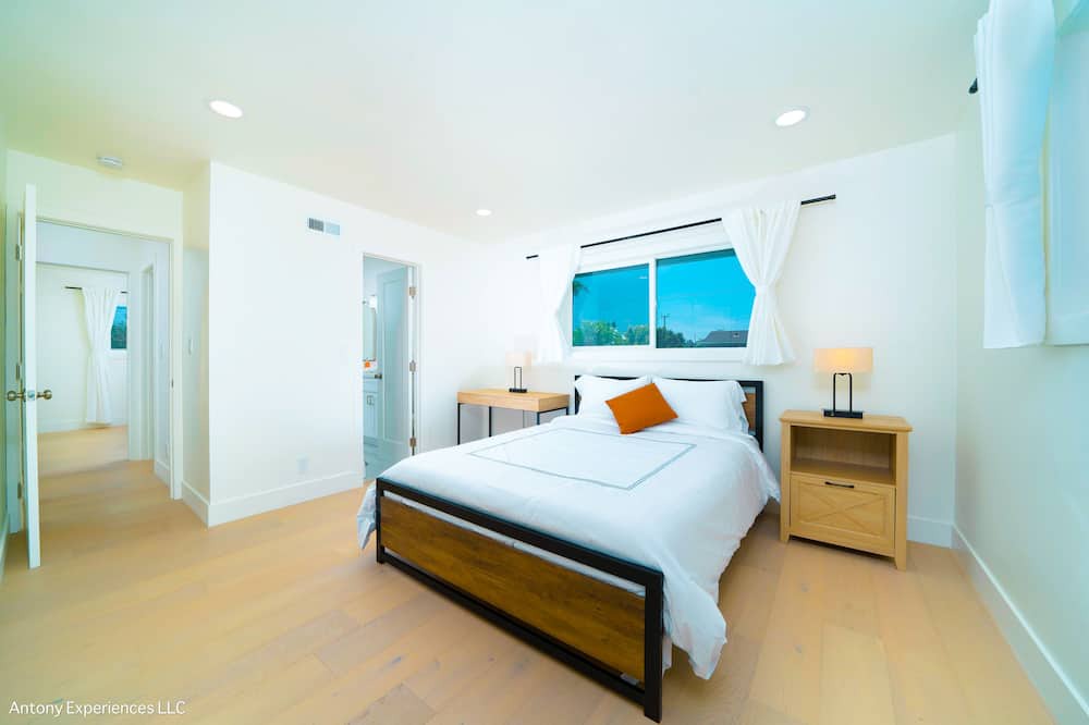 Photo of Bedroom in Fountain Valley