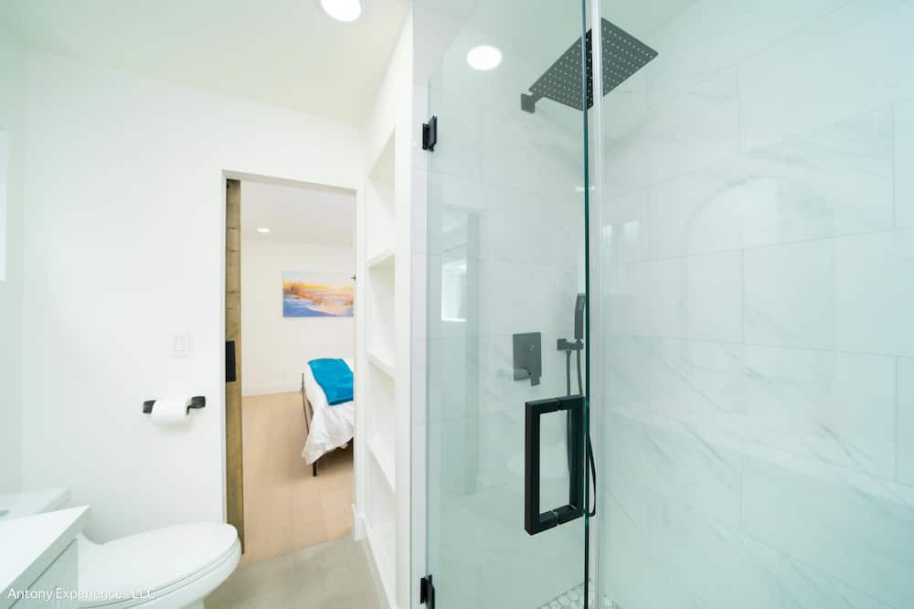 Photo of Bathroom in Fountain Valley