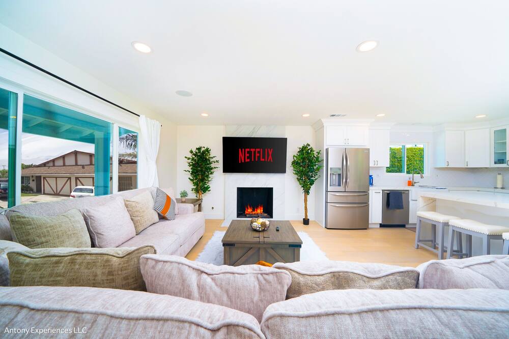 Photo of Livingroom in Fountain Valley