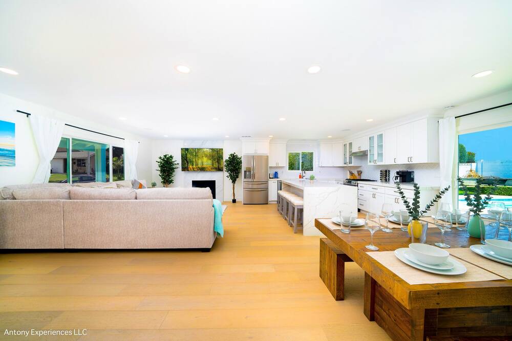 Photo of Livingroom in Fountain Valley
