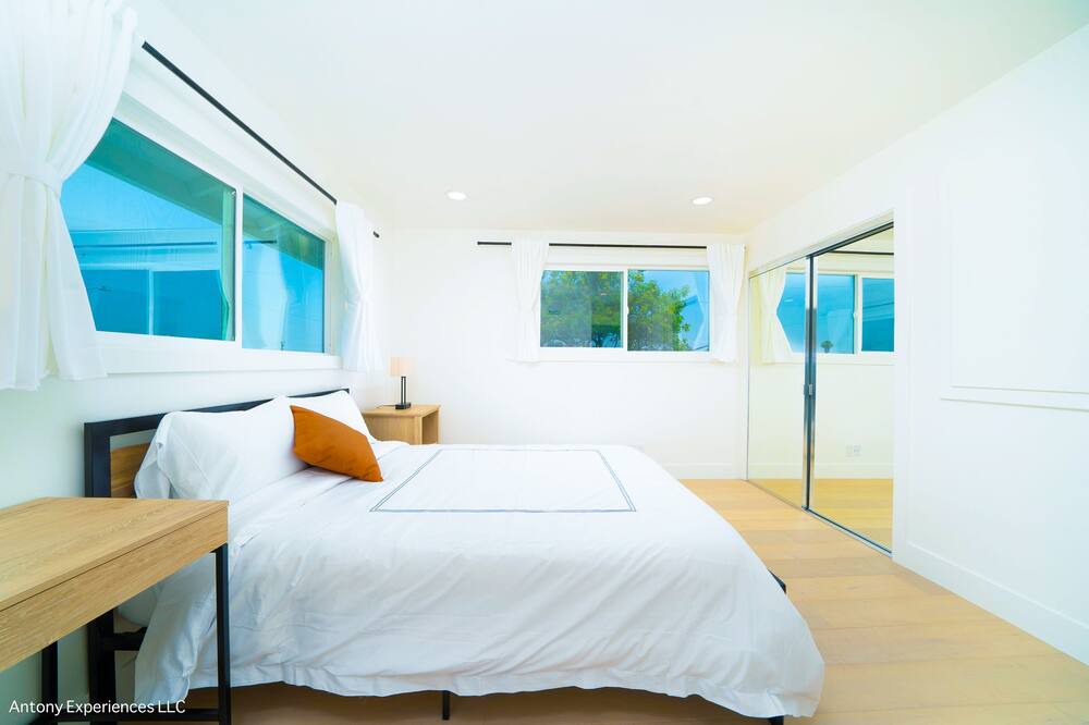 Photo of Bedroom in Fountain Valley