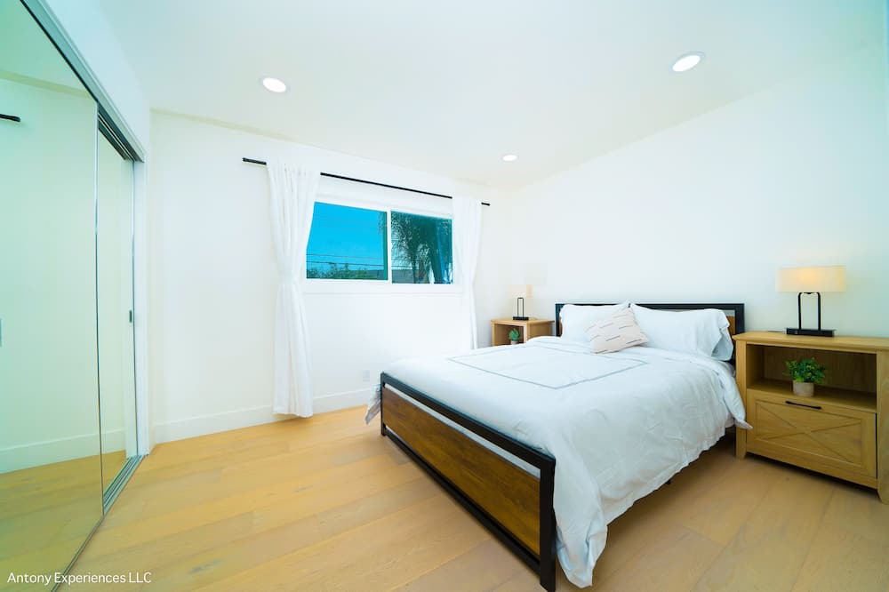 Photo of Bedroom in Fountain Valley