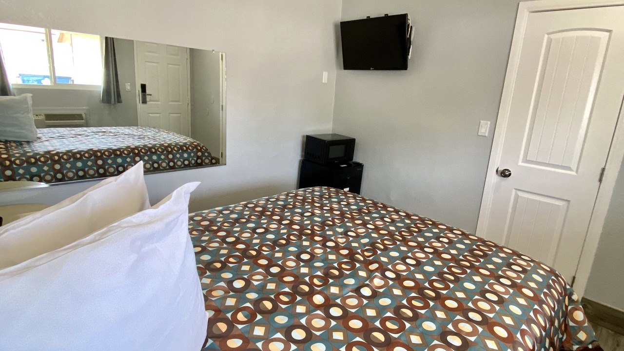 Photo of Bedroom in Compton