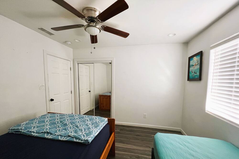 Photo of Bedroom in Lake Elsinore