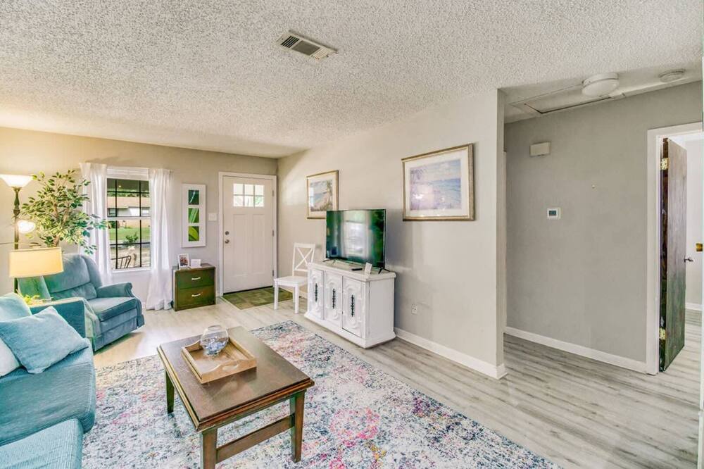 Photo of Bedroom in Northeast Pensacola