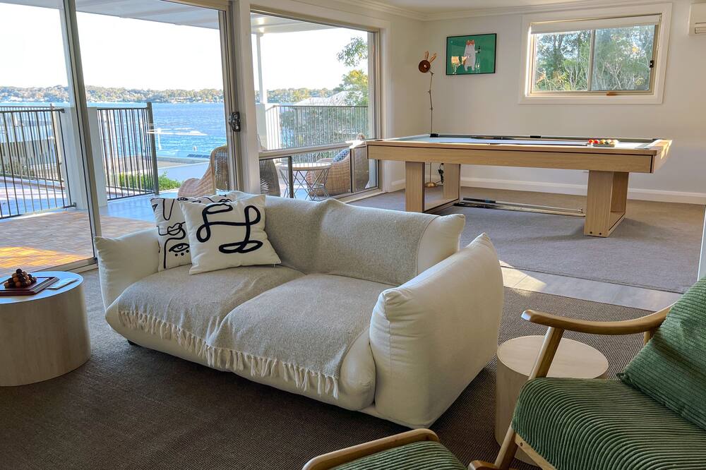 Photo of Livingroom in Bolton Point