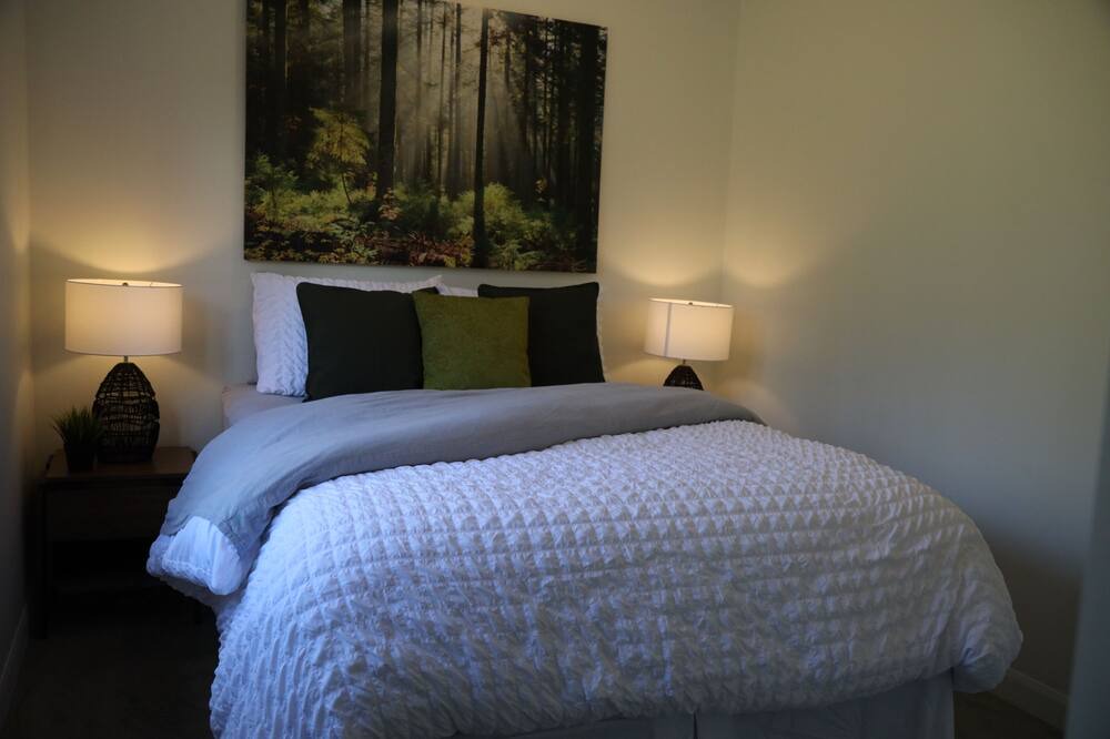 Photo of Bedroom in St-Augustin-de-Woburn