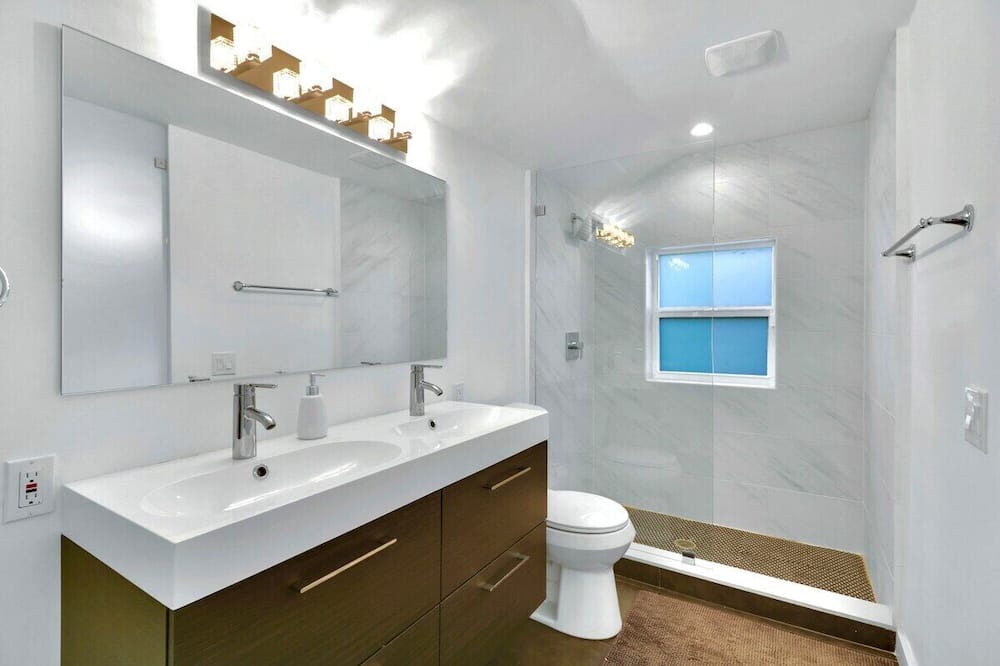 Photo of Bathroom in Buena Vista