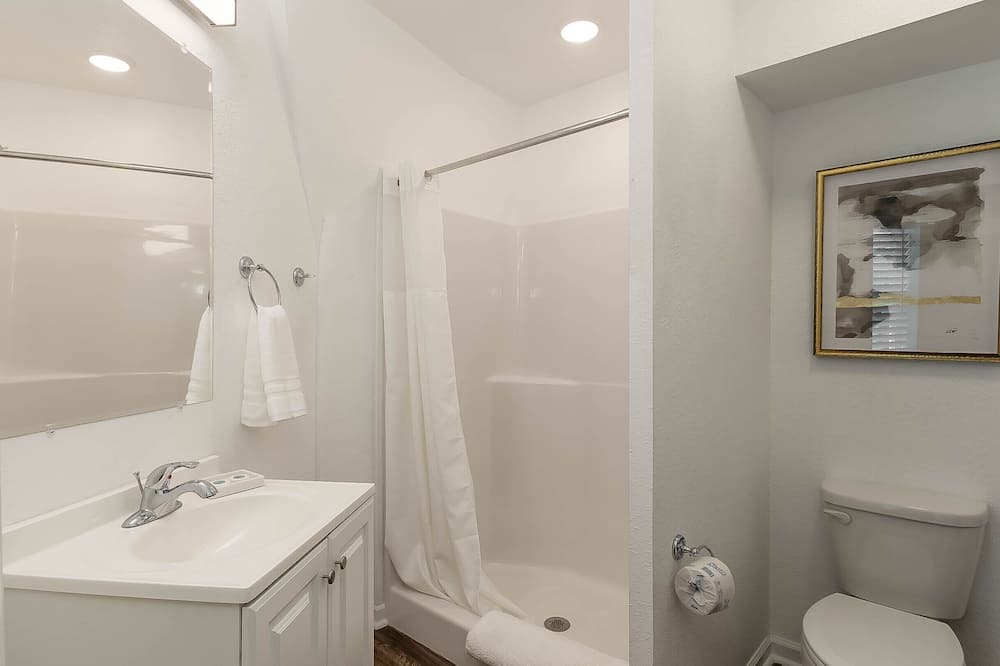 Photo of Bathroom in Tuscaloosa