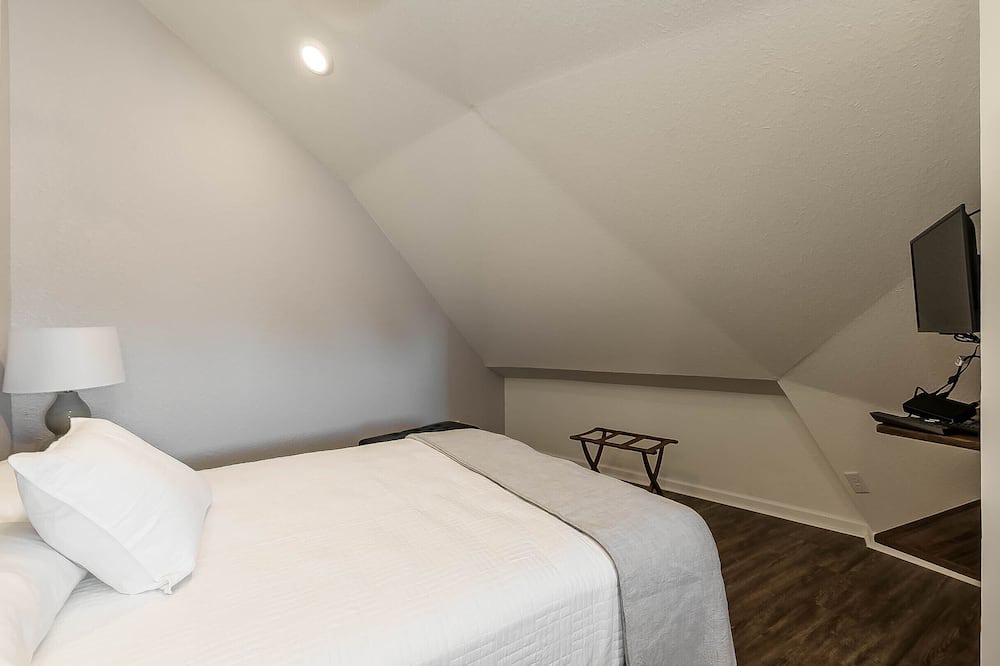 Photo of Bedroom in Tuscaloosa