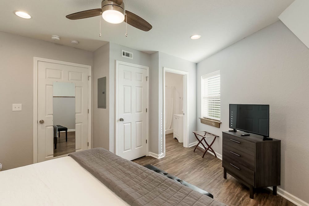 Photo of Bedroom in Tuscaloosa