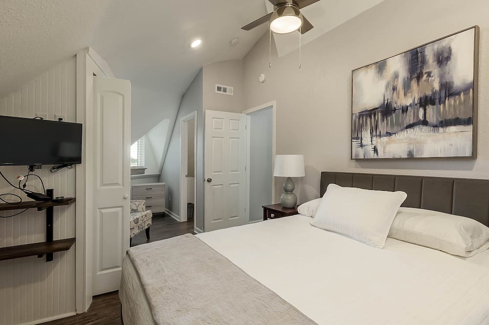 Photo of Bedroom in Tuscaloosa