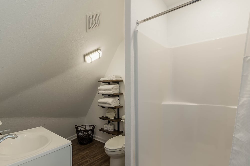 Photo of Bathroom in Tuscaloosa
