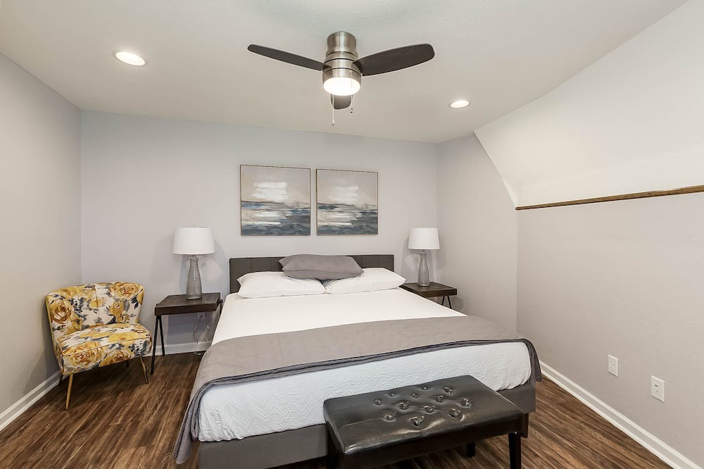 Photo of Bedroom in Tuscaloosa
