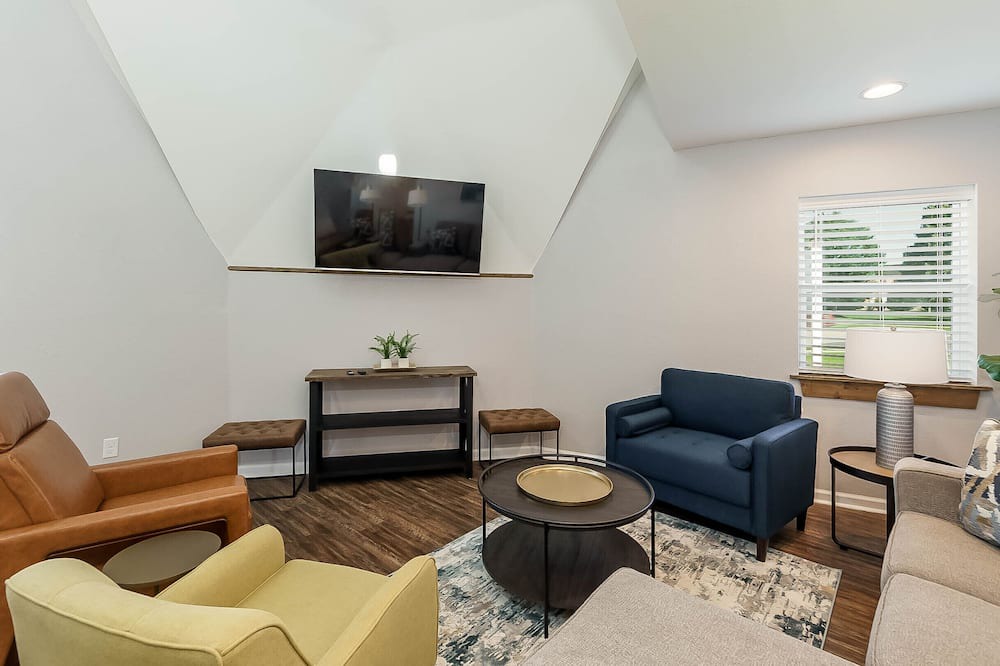 Photo of Livingroom in Tuscaloosa