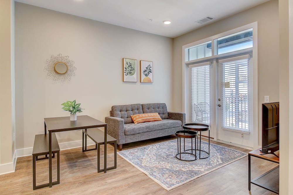 Photo of Livingroom in Third Ward