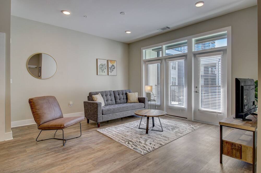 Photo of Livingroom in Third Ward