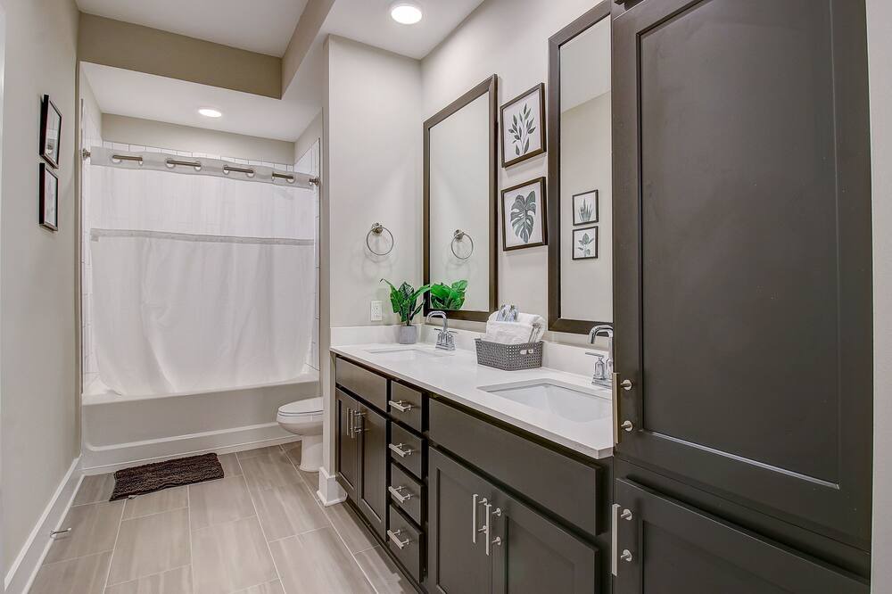 Photo of Bathroom in Third Ward