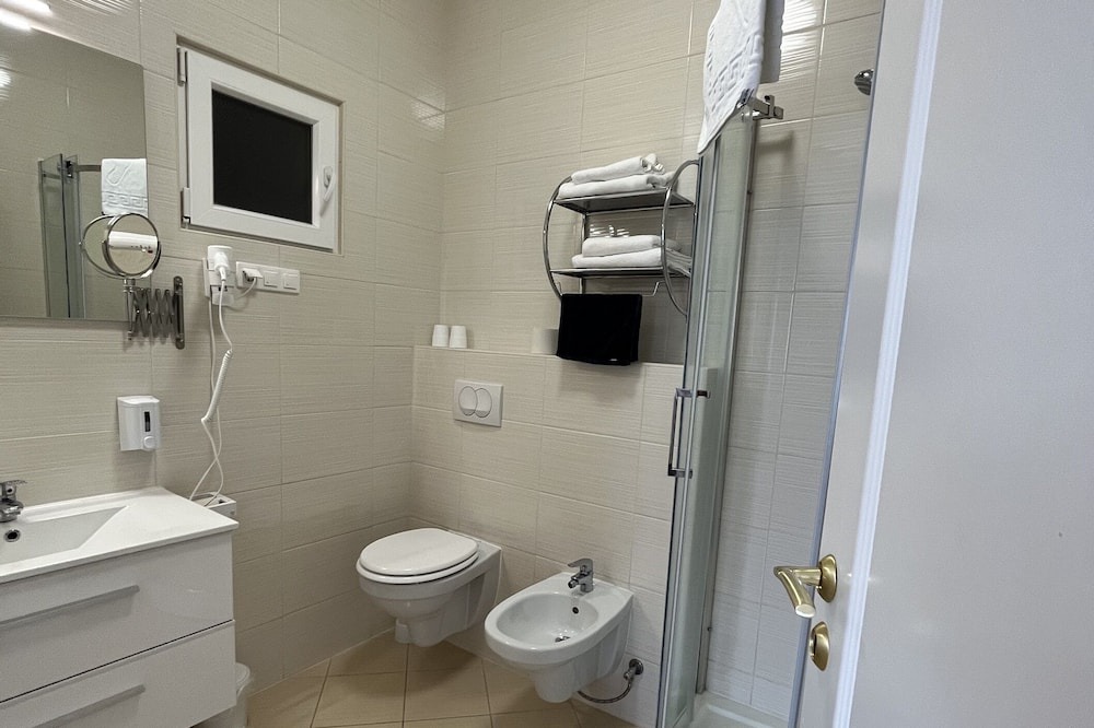 Photo of Bathroom in Orszagut