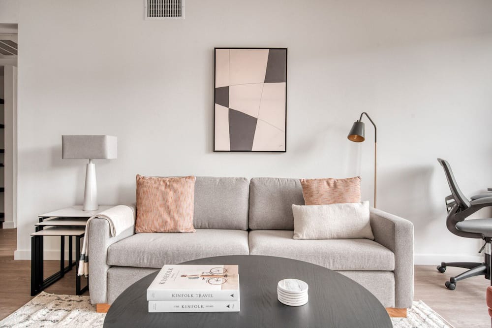 Photo of Livingroom in Emeryville