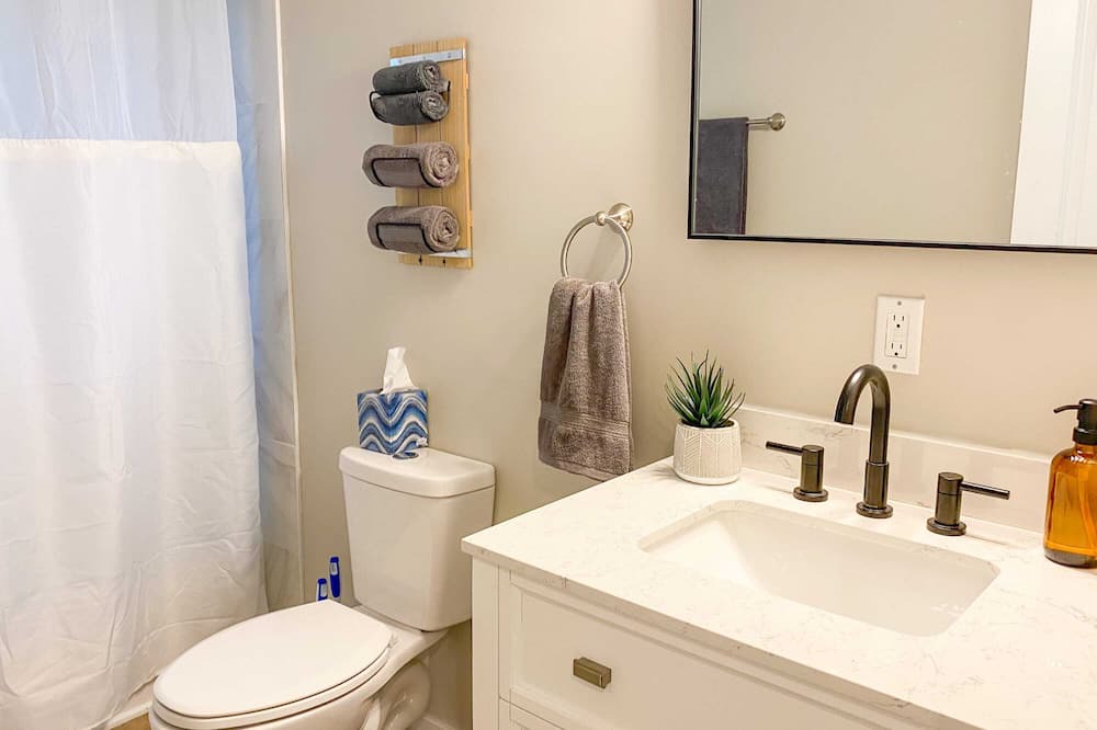 Photo of Bathroom in Lake Breeze Park