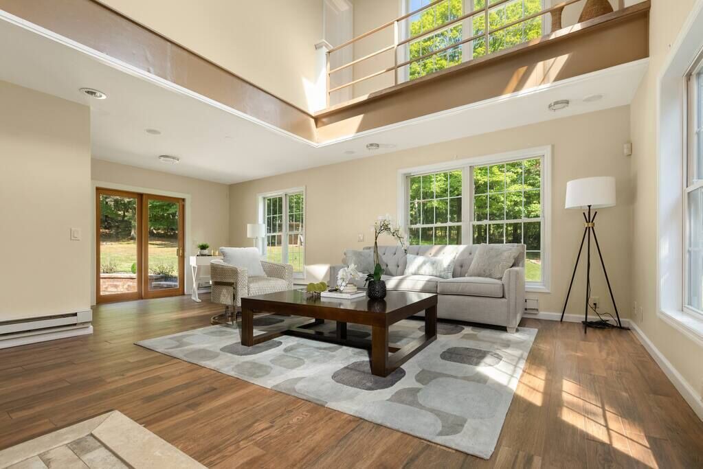 Photo of Livingroom in Monroe
