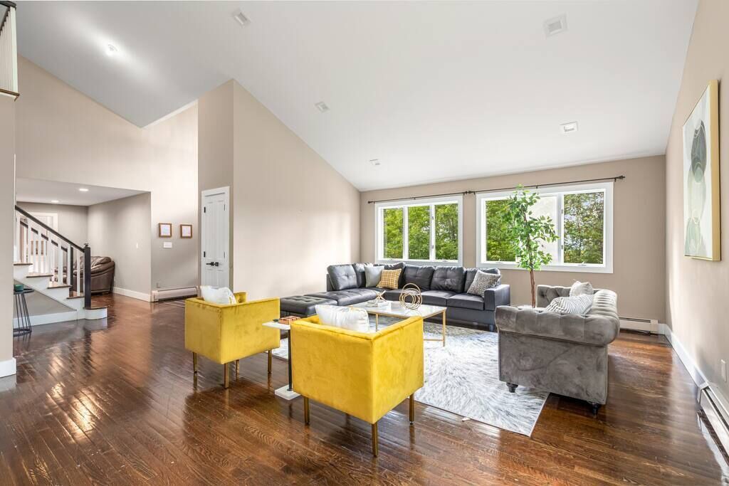 Photo of Livingroom in Monroe