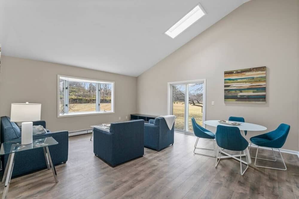 Photo of Livingroom in Chester