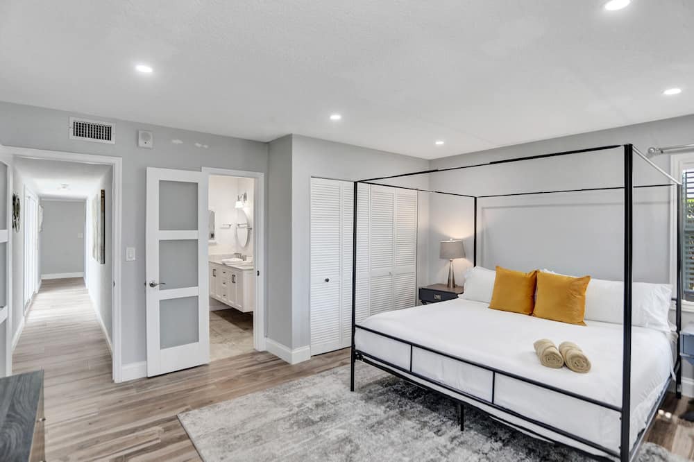 Photo of Bedroom in Cypress Lakes