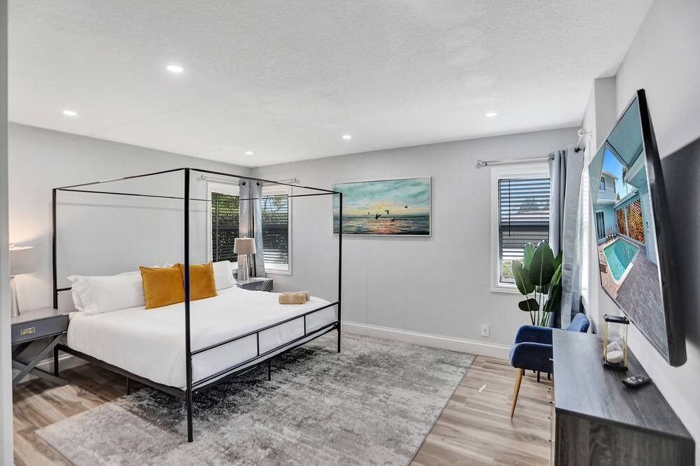 Photo of Bedroom in Cypress Lakes