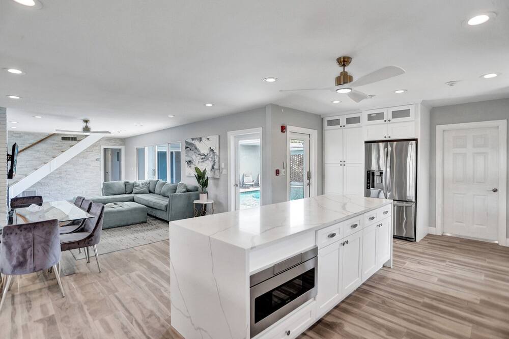 Photo of Livingroom in Cypress Lakes