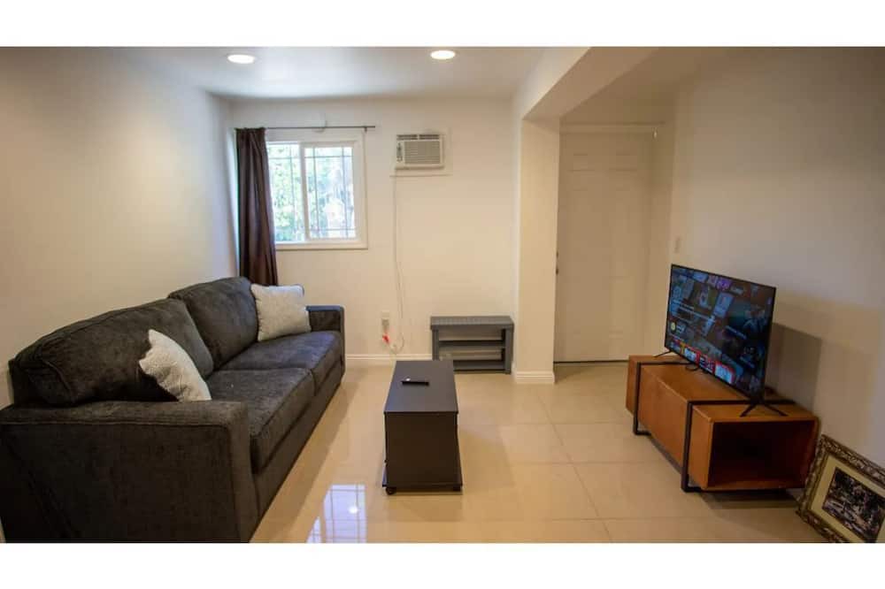 Photo of Livingroom in Monterey Park