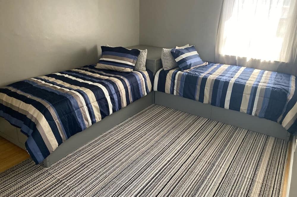 Photo of Bedroom in Westside Costa Mesa
